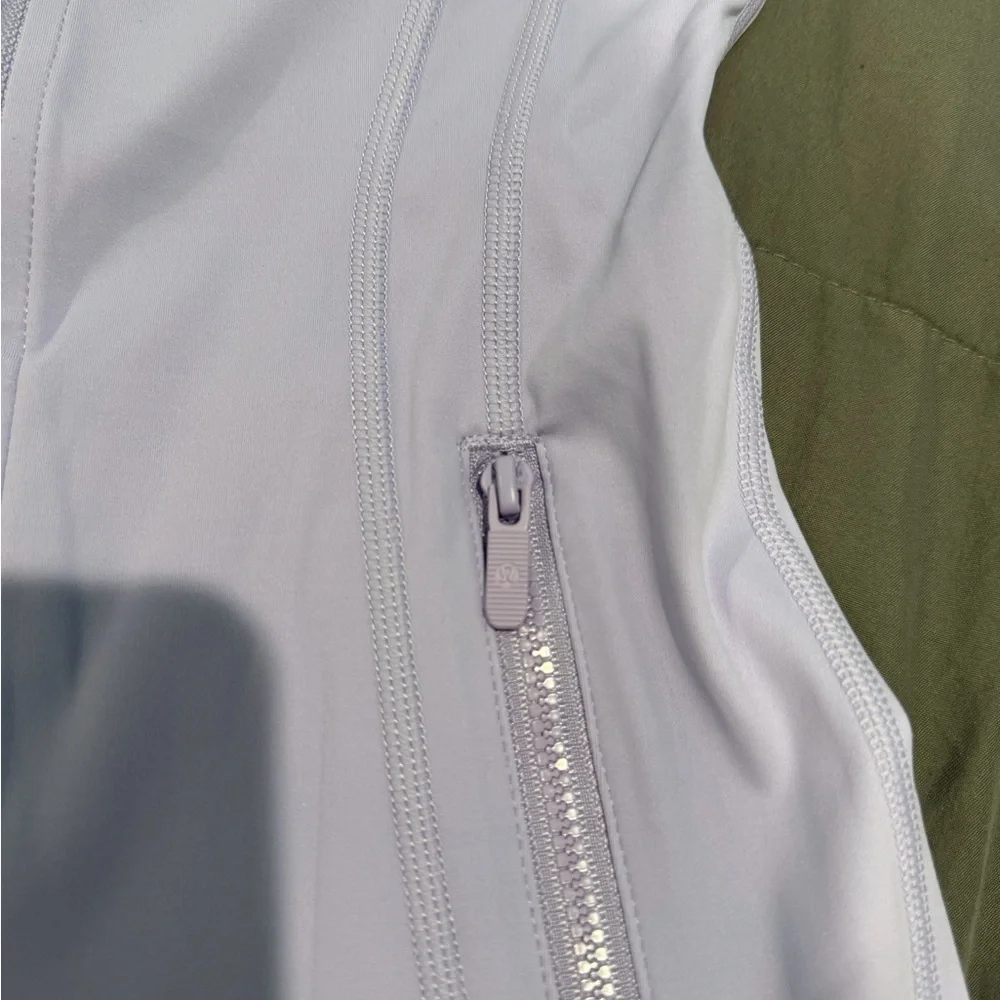 Lululemon Athletica Light Purple Ski Jacket
( NOT AVAILABLE) - Picture 3 of 4